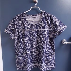 Health Pro cotton Scrub Top batik. L. $12 OR 2/$20